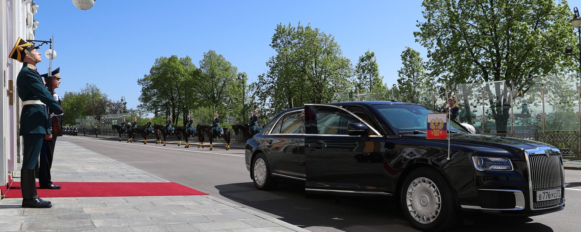 Automobil predsednika Rusije Aurus na ceremoniji inauguracije Vladimira Putina - Sputnik Srbija, 1920, 03.02.2024
