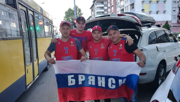 Navijači CSKA iz Brjanska očekuju pobedu svog tima. - Sputnik Srbija