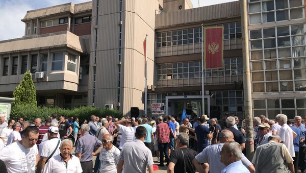 Protesti DF-a u Podgorici i podrška uhapšenim članovima koji su u zatvoru Spuž - Sputnik Srbija