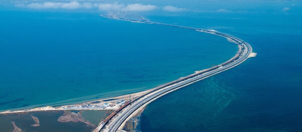 Друмски саобраћај преко Кримског моста - Sputnik Србија