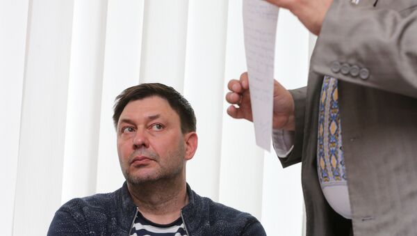 Novinar Kiril Višinski, urednik portala RIA Novosti Ukrajina na sudu u Hersonu - Sputnik Srbija