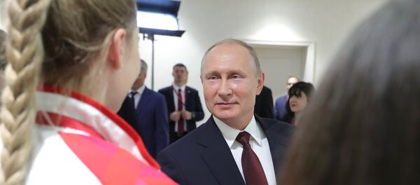 Ruski predsednik Vladimir Putin na peterburškom međunarodnom ekonomskom forumu 2018 Ruski predsednik Vladimir Putin na peterburškom međunarodnom ekonomskom forumu 2018 - Sputnik Srbija