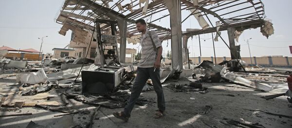 Пумпа погођена у нападу саудијске коалиције на Сану Пумпа погођена у нападу саудијске коалиције на Сану - Sputnik Србија