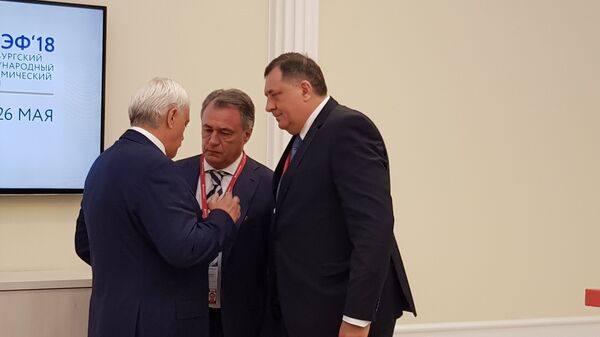 Милорад Додик, Душко Перовић и губернатор Санкт Петербурга Георгиј Полтавченко Милорад Додик, Душко Перовић и губернатор Санкт Петербурга Георгиј Полтавченко - Sputnik Србија