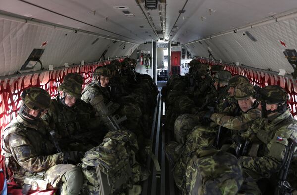 Češki premijer: Potreban sporazum evropskih NATO članica - Sputnik Srbija