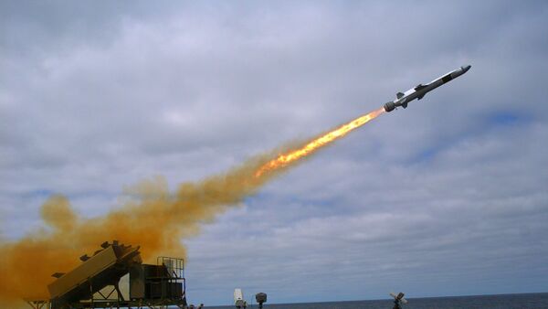 Američki obalski ratni brod Koronado ispaljuje Konsberg pomorske udarne rakete NSM - Sputnik Srbija