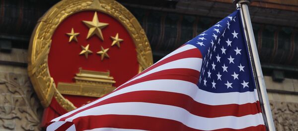 Америчка застава и грб Кине - Sputnik Србија