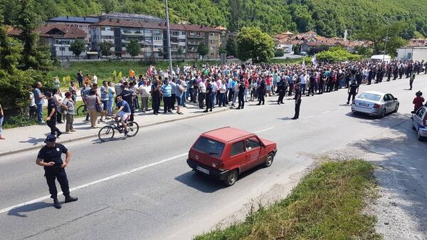 Malinari blokirali put ka Crnoj Gori Malinari blokirali put ka Crnoj Gori - Sputnik Srbija