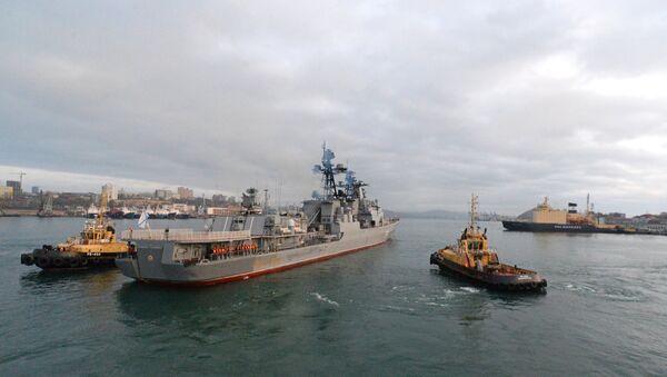 Brod Pacifičke flote Rusije Admiral Tribuc izlazi iz luke Vladivostok - Sputnik Srbija