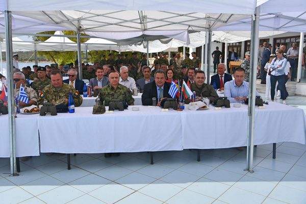 Министар одбране Вулин на мултинационалној војној вежби Софекс Министар одбране Вулин на мултинационалној војној вежби Софекс - Sputnik Србија