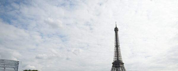 Ајфелова кула у Паризу - Sputnik Србија