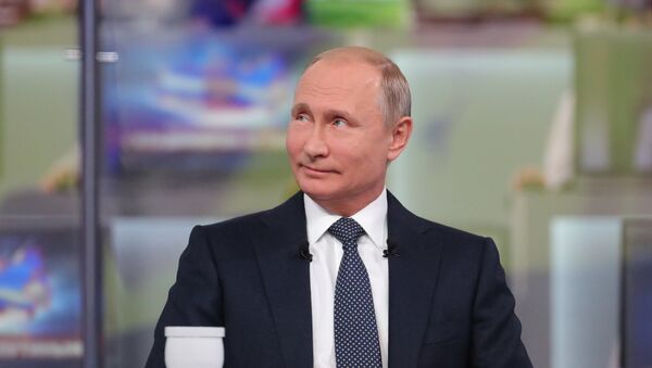 Direktna linija“ sa predsednikom Rusije Vladimirom Putinom - Sputnik Srbija