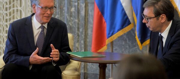 Председник Србије Александар Вучић састао се са руским амбасадором Александром Чепурином. - Sputnik Србија