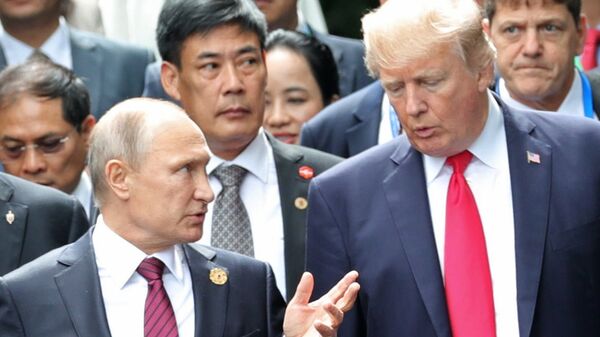 Ruski predsednik Vladimir Putin i njegov američki kolega Donald Tramp (arhiva) - Sputnik Srbija
