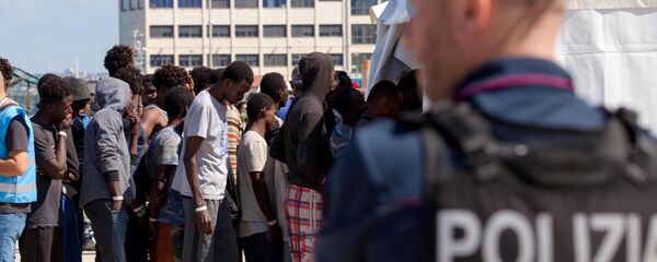 Brod sa 629 migranata iz Afrike neće da prime Italija i Malta - Sputnik Srbija