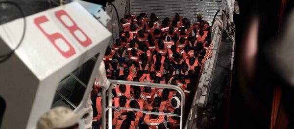 Брод Акваријус с мигрантима - Sputnik Србија