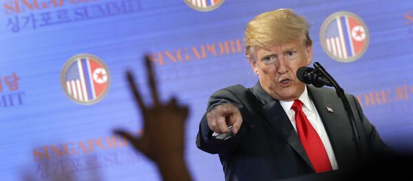 Председник САД Доналд Трамп на конференцији за медије након састанка са севернокорејским лидером Ким Џонг Уном - Sputnik Србија
