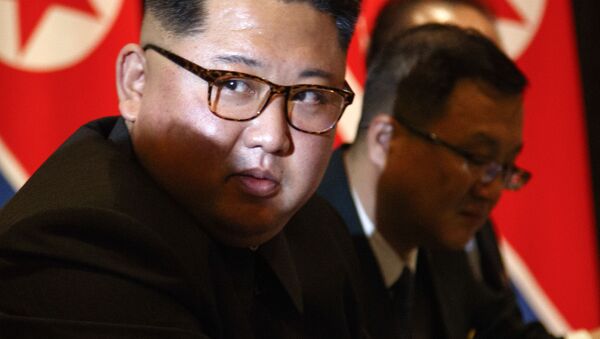 Lider Severnoй Korei Kim Čen Ыn na vstreče s prezidentom SŠA Donalьdom Trampom v Singapure v ramkah sammita SŠA - Severnaя Koreя - Sputnik Srbija