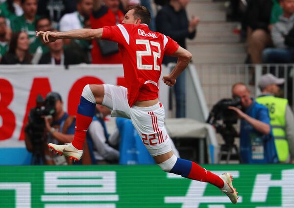 Џуба након постизања трећег гола за Русију у утакмици против Саудијске Арабије Џуба након постизања трећег гола за Русију у утакмици против Саудијске Арабије - Sputnik Србија