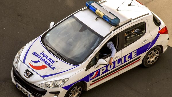 Француска полиција патролира улицама. - Sputnik Србија