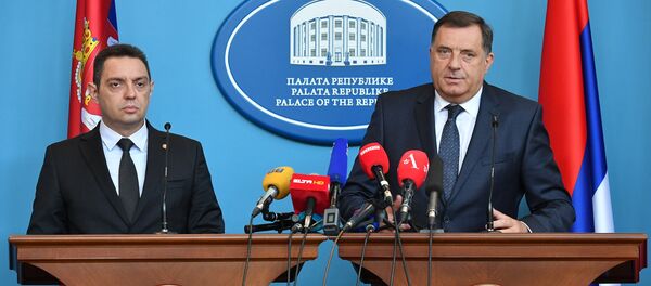 Aleksandar Vulin i Milorad Dodik - Sputnik Srbija
