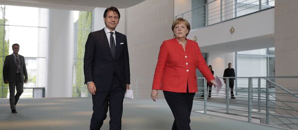 Nemačka kancelarka Angela Merkel i italijanski premijer Đuzepe Konte - Sputnik Srbija