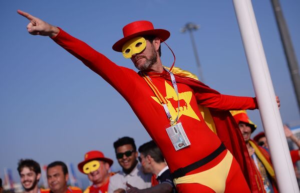 Od „napumpanih“ ljudi do Supermena: Karneval širom Rusije - Sputnik Srbija