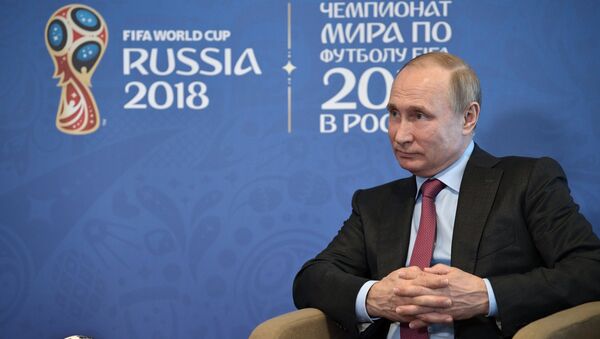 Председник Русије Владимир Путин током састанка са председником ФИФА-е Ђанијем Инфантином у Сочију - Sputnik Србија
