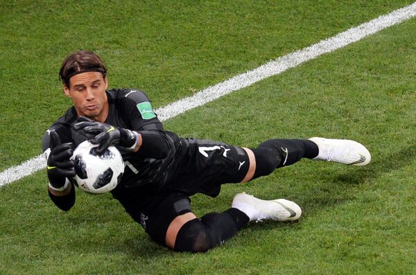 Голман Швајцарске Јан Зомер на мечу против Бразила Голман Швајцарске Јан Зомер на мечу против Бразила - Sputnik Србија