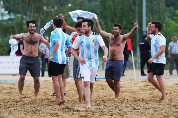 У Русији је фудбал главни: Да ли је „Меси“ на плажи успешнији од Месија на трави - Sputnik Србија