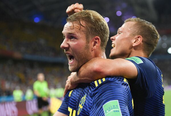 Славље шведских репрезентативаца на утакмици са Немачком Славље шведских репрезентативаца на утакмици са Немачком - Sputnik Србија