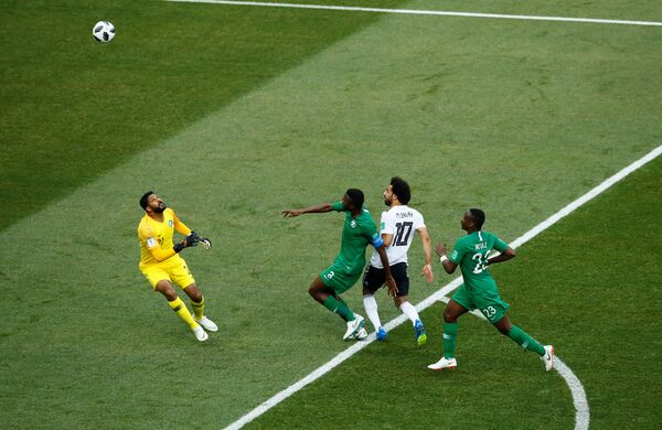 Тренутак када Салах местрално реагује и лобује голмана - Sputnik Србија