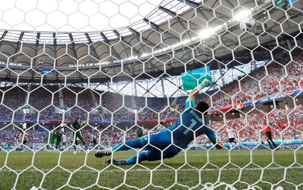 Ел Хадари сјајно брани пенал Фахаду - Sputnik Србија