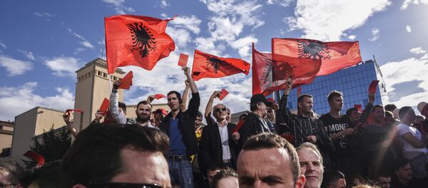 Албанци у Приштини - Sputnik Србија