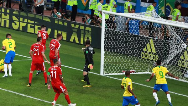 Tijago Silva postiže gol protiv reprezentacije Srbije - Sputnik Srbija