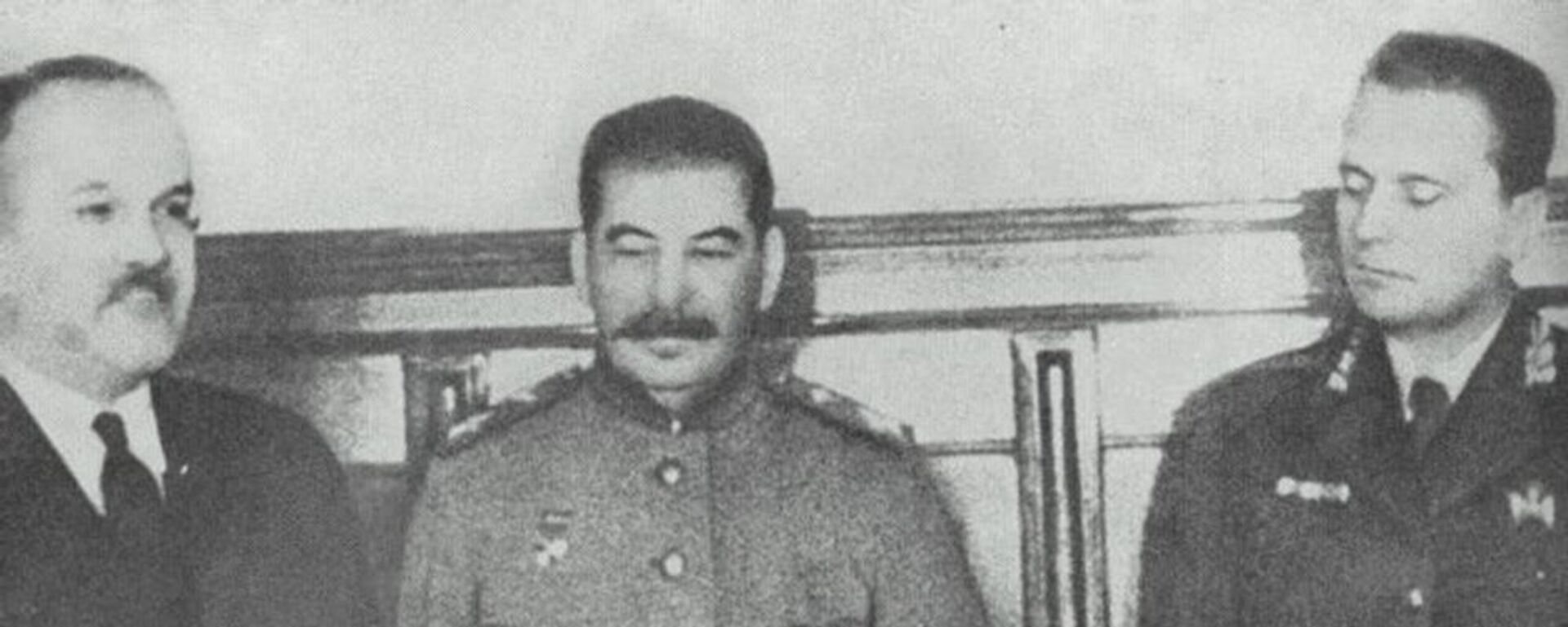 Молотов, Стаљин и Тито у Москви августа 1945 - Sputnik Србија, 1920, 03.10.2019