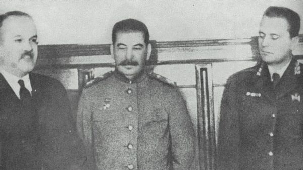 Молотов, Стаљин и Тито у Москви августа 1945 - Sputnik Србија