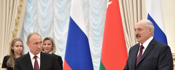 Председници Русије и Белорусије, Владимир Путин и Александар Лукашенко на заседању Врховног државног савета у Минску - Sputnik Србија