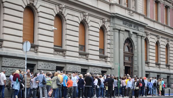 Građani čekaju u redu za ulazak u Narodni muzej - Sputnik Srbija