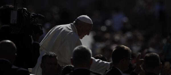 Папа Фрања на Тргу Светог Петра у Ватикану Папа Фрања на Тргу Светог Петра у Ватикану - Sputnik Србија