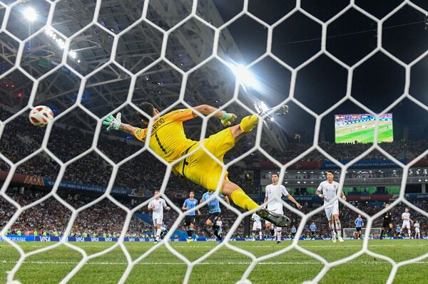 Патрисо није могао ништа после сјајног шута Едисона Каванија Патрисо није могао ништа после сјајног шута Едисона Каванија - Sputnik Србија