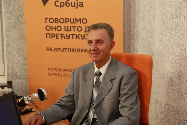 Проф. др Душан Васић, професор Факултета за пословне студије и право, бивши амбасадор СР Југославије у Мексику Проф. др Душан Васић, професор Факултета за пословне студије и право, бивши амбасадор СР Југославије у Мексику - Sputnik Србија