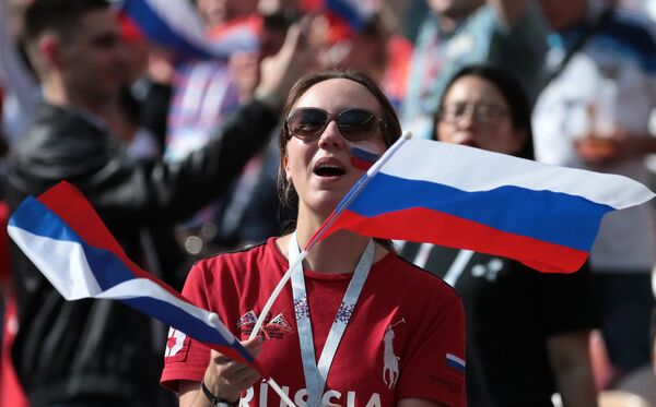 Навијачица Русије на мечу са Шпанијом - Sputnik Србија