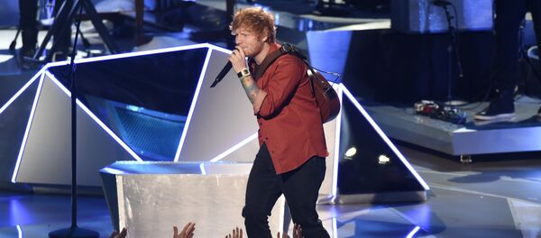 Ed Širan na jednom od nastupa - Sputnik Srbija