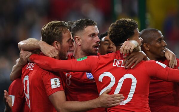 Englezi proslavljaju gol Kejna za 1:0 - Sputnik Srbija