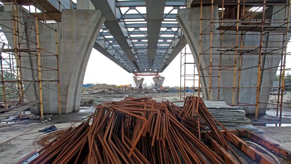 Izgradnja mosta iznad reke Pregolja na ostrvo Oktjabrski - Sputnik Srbija