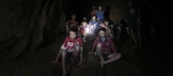 Дечаци заробљени у пећини у Тајланду - Sputnik Србија