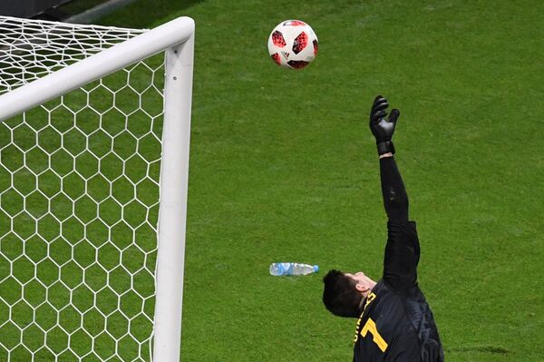 Golman Belgije Tibo Kurtoa završnim minutima meča protiv Brazila - Sputnik Srbija