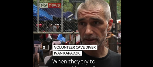 Иван Караџић, волонтер српског порекла - Sputnik Србија