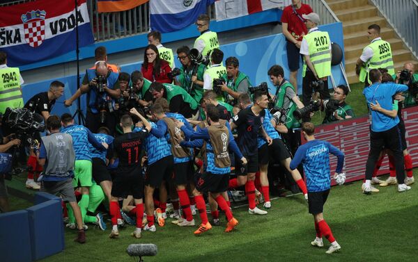 Хрвати прослављају гол у другом продужетку против Енглеске - Sputnik Србија